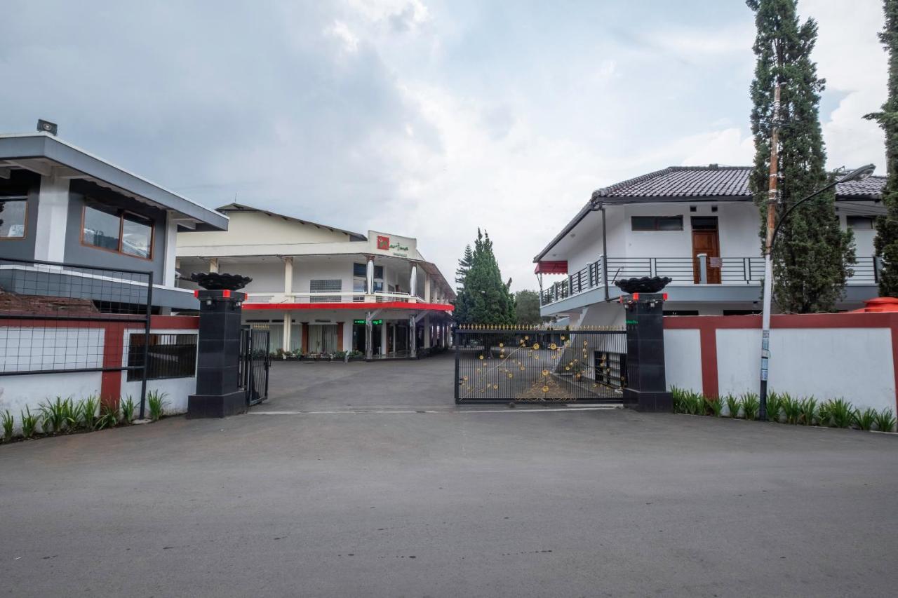 Narima Resort Hotel Lembang Exterior foto