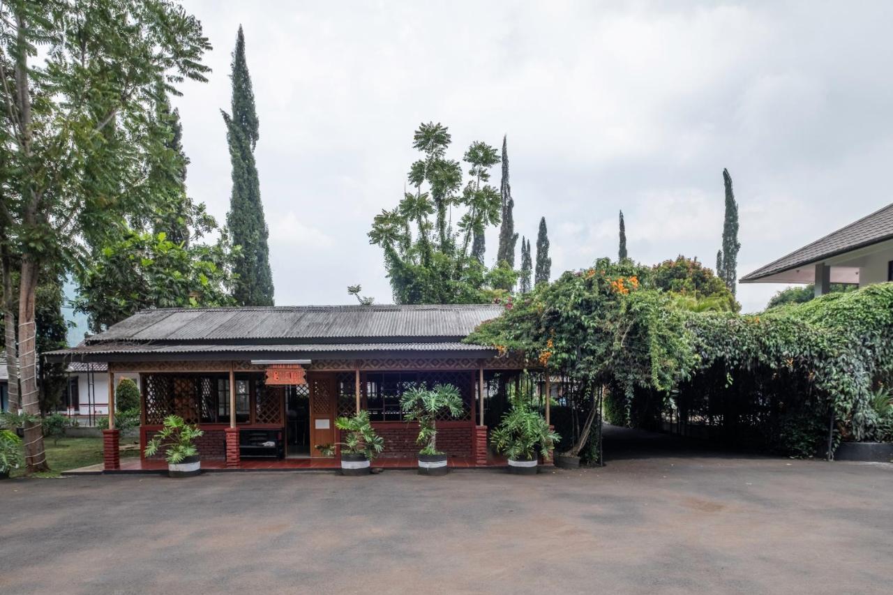 Narima Resort Hotel Lembang Exterior foto